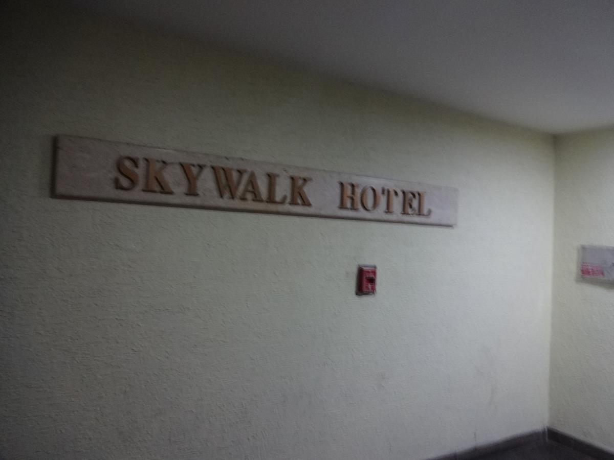 Ampa Skywalk Hotel Madrás Exterior foto